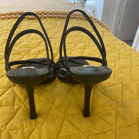 Steve Madden Strappy Sandal - size 7.5 - excellent condition (worn once) - Picture 4 of 4